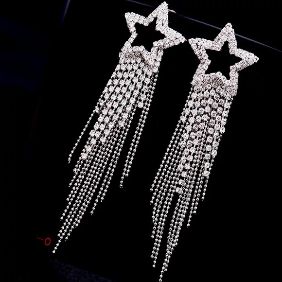 🌟 Silver Tone Rhinestone Star ⭐️ Earrings - Picture 2 of 5
